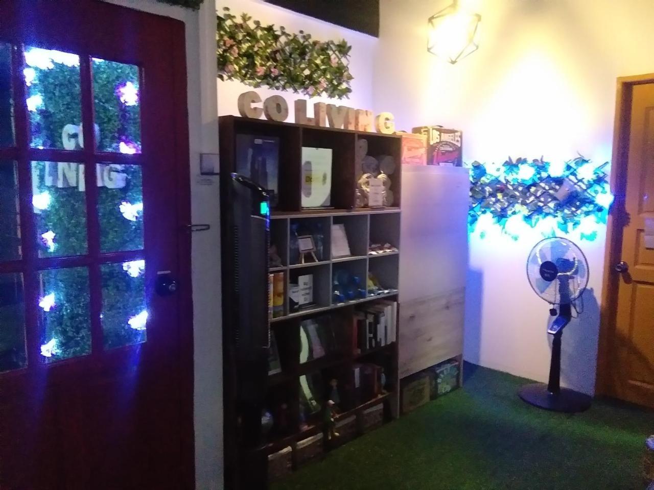 בנדר סרי בגאוואן Co.Living Hostel מראה חיצוני תמונה