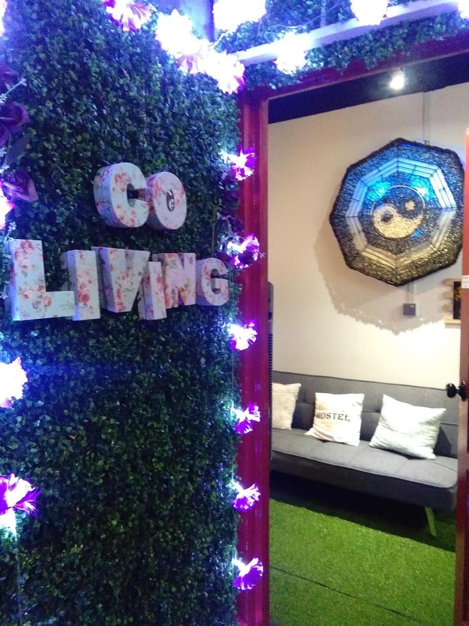 בנדר סרי בגאוואן Co.Living Hostel מראה חיצוני תמונה