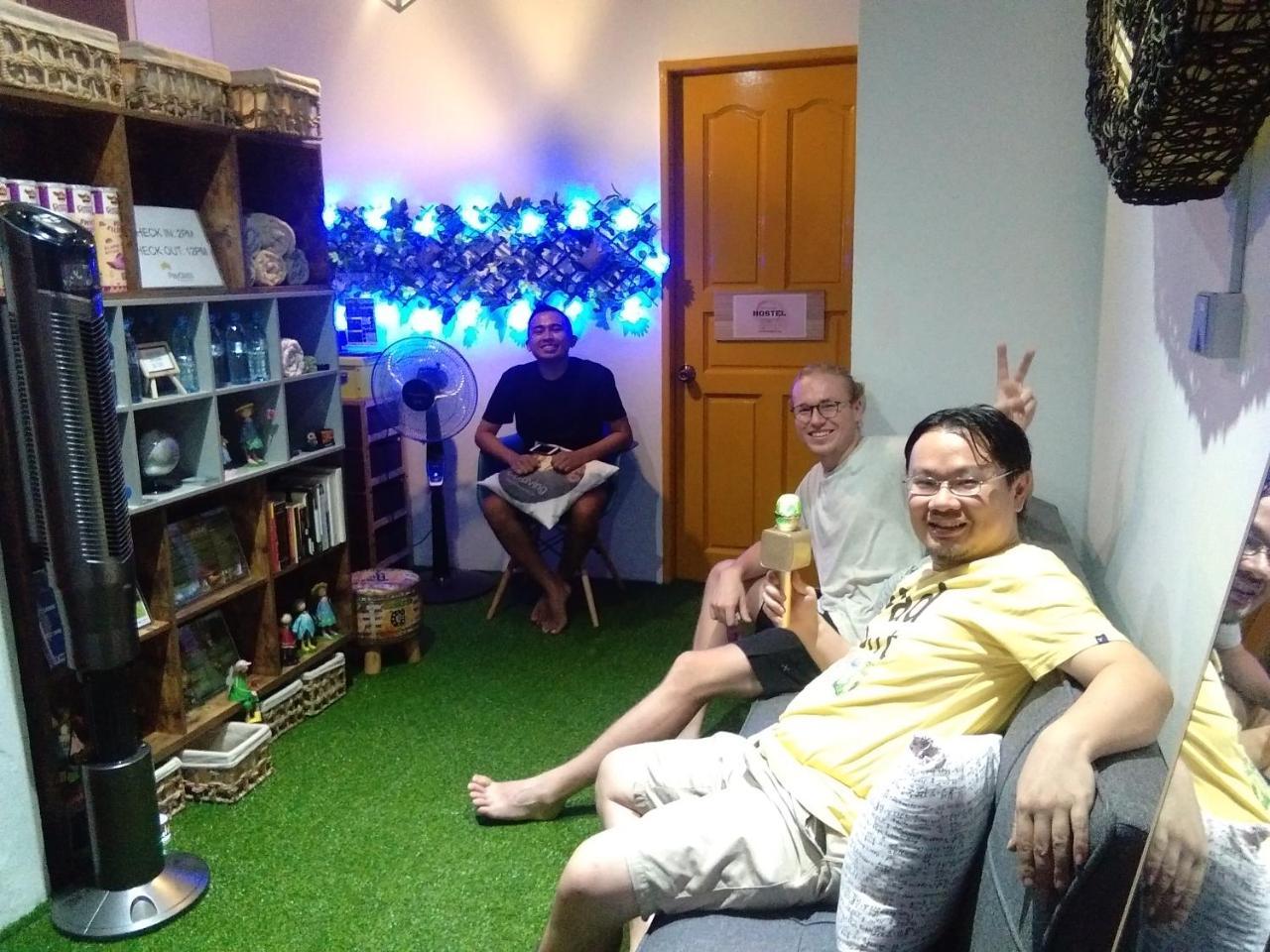 בנדר סרי בגאוואן Co.Living Hostel מראה חיצוני תמונה