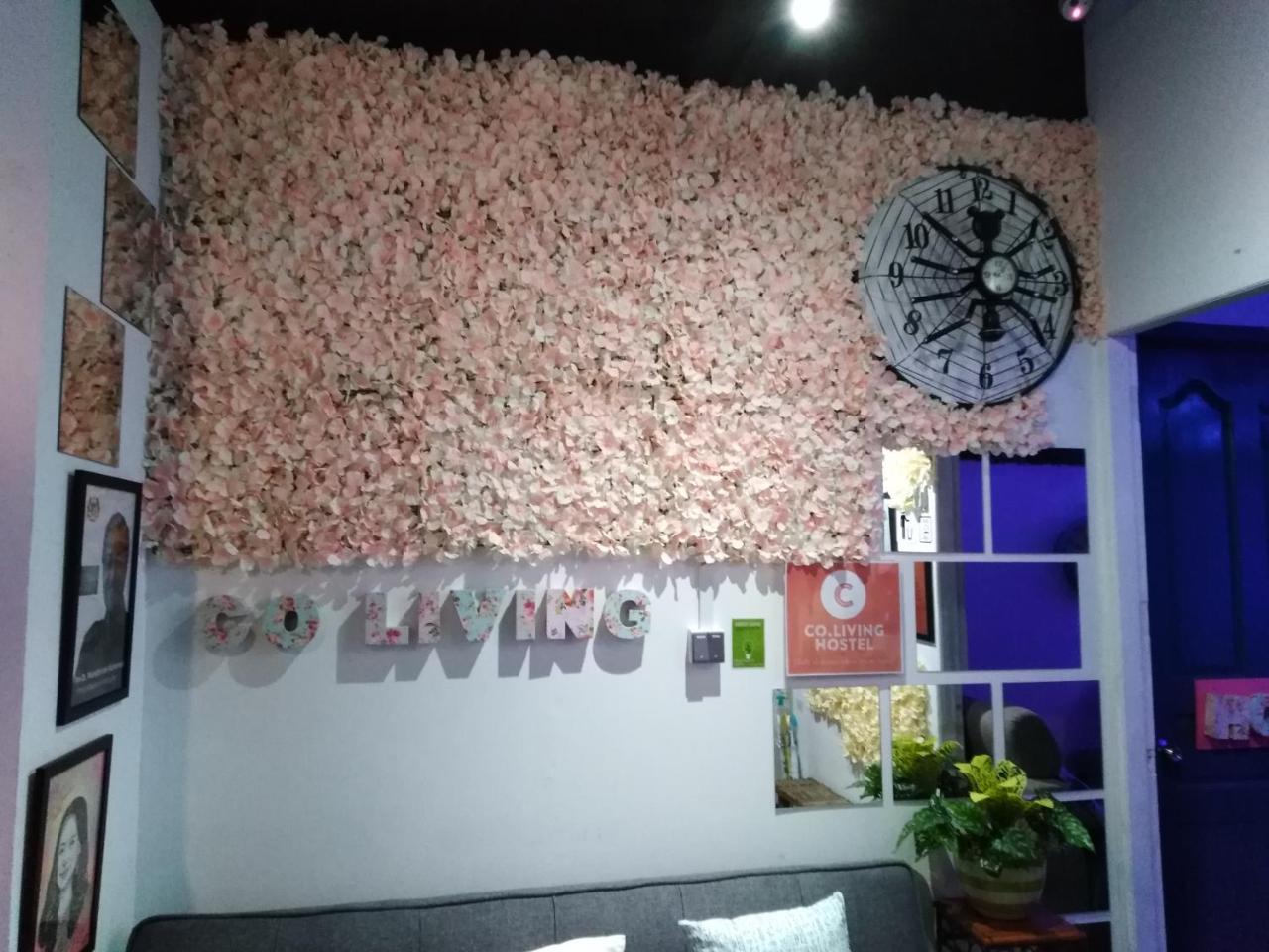 בנדר סרי בגאוואן Co.Living Hostel מראה חיצוני תמונה